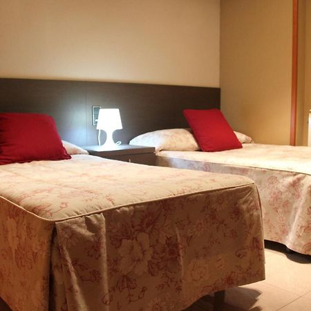 Hostal Cafeteteria Goya Barbastro Oda fotoğraf