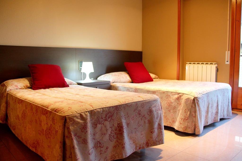 Hostal Cafeteteria Goya Barbastro Oda fotoğraf