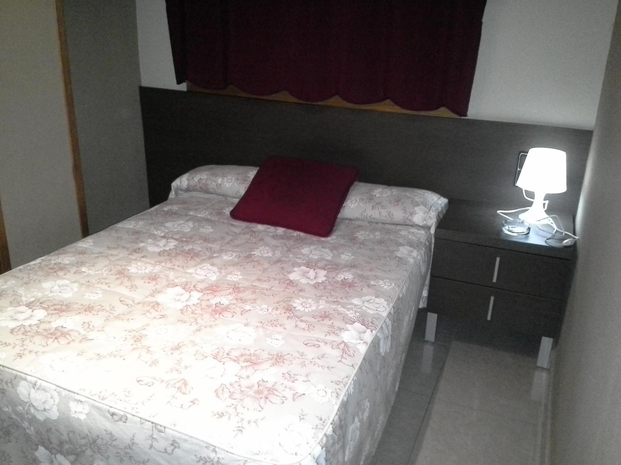 Hostal Cafeteteria Goya Barbastro Oda fotoğraf
